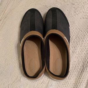 Easy Spirit slip ons